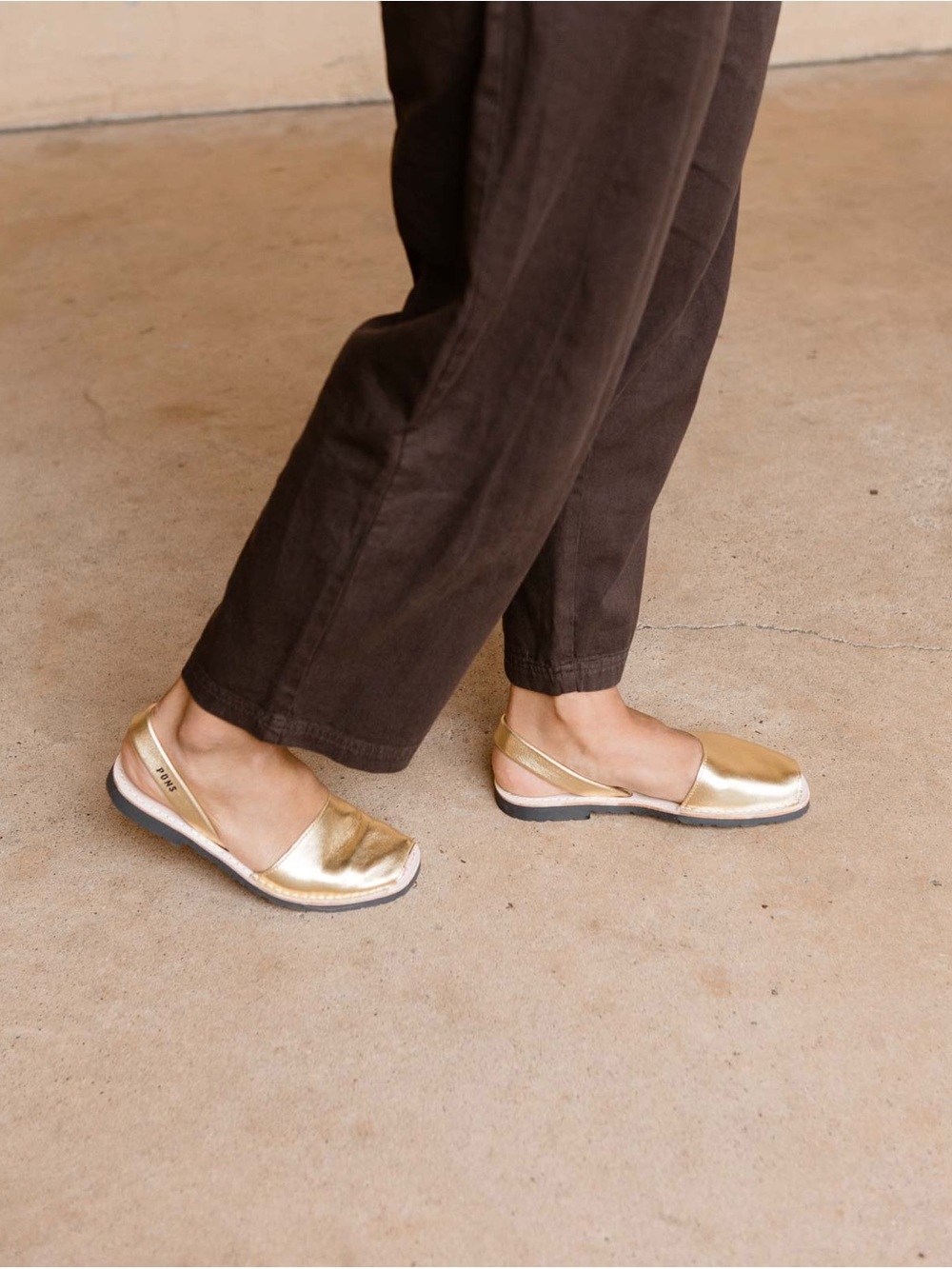 Pons Avarca gold sandals